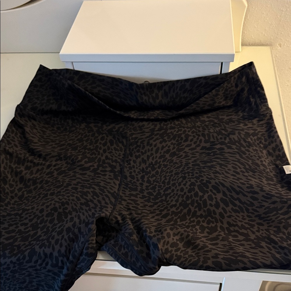 🔥Vuori AllTheForm Print Leggings🔥